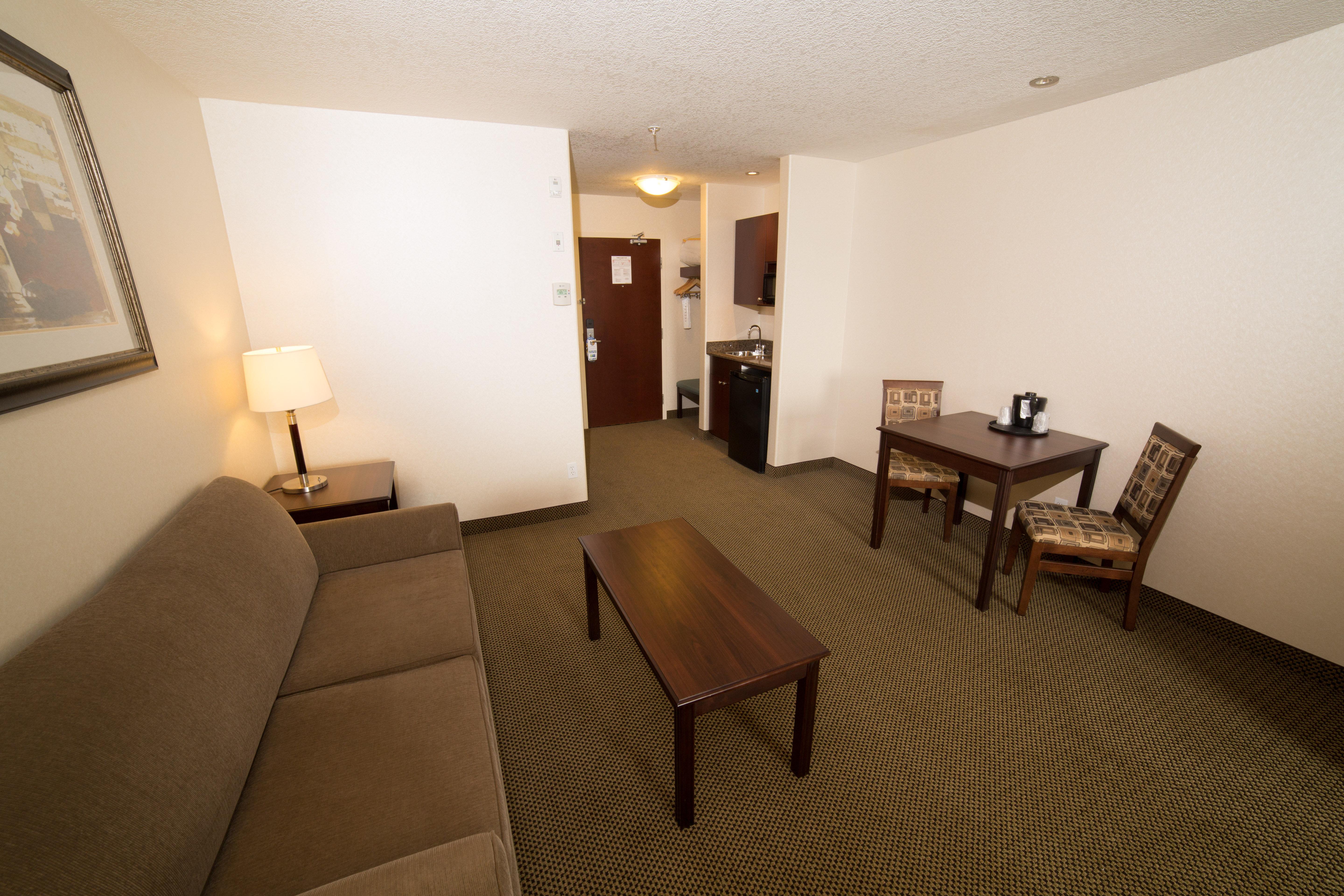 Holiday Inn Express & Suites Whitecourt By Ihg Esterno foto