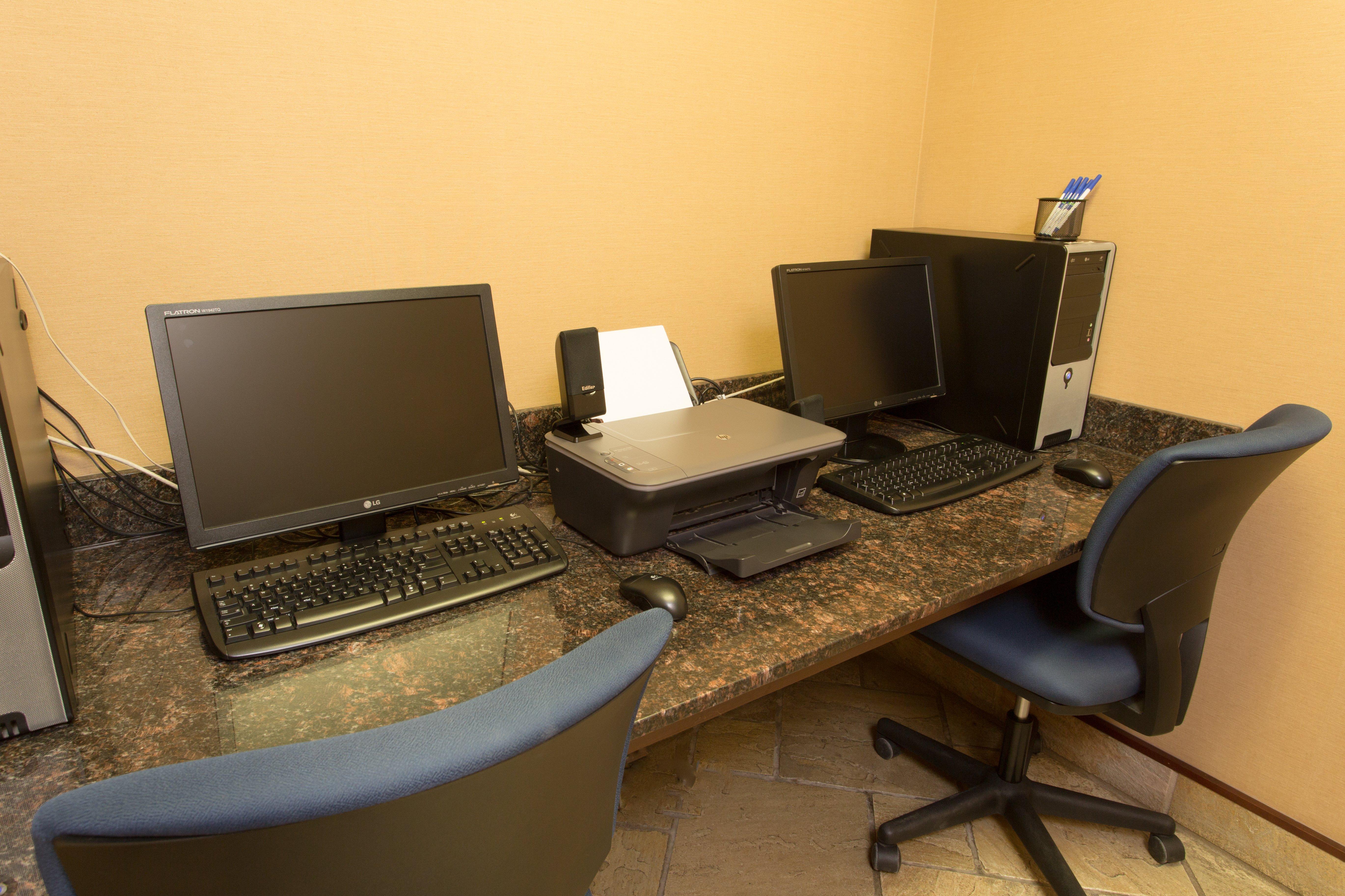 Holiday Inn Express & Suites Whitecourt By Ihg Esterno foto
