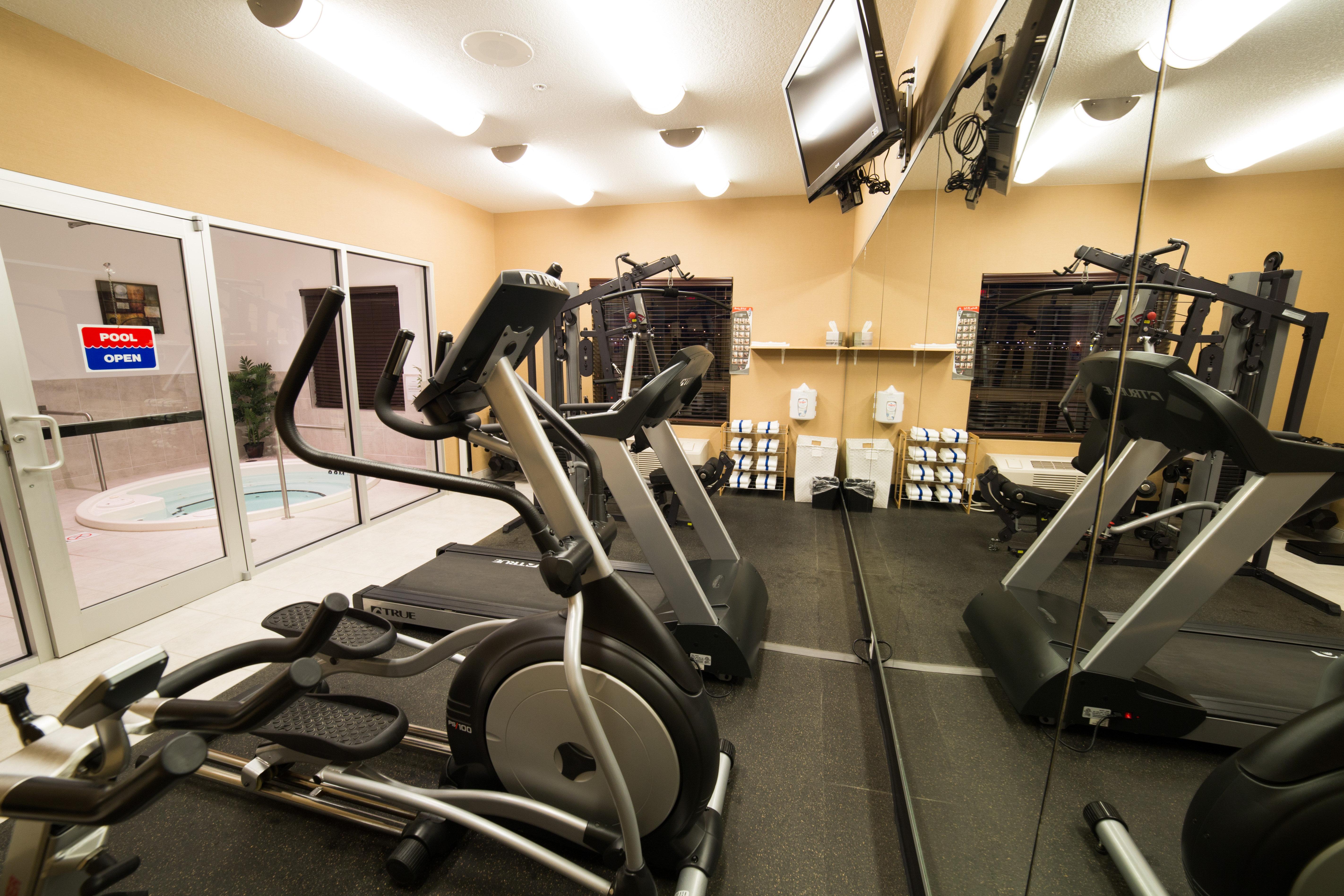 Holiday Inn Express & Suites Whitecourt By Ihg Esterno foto