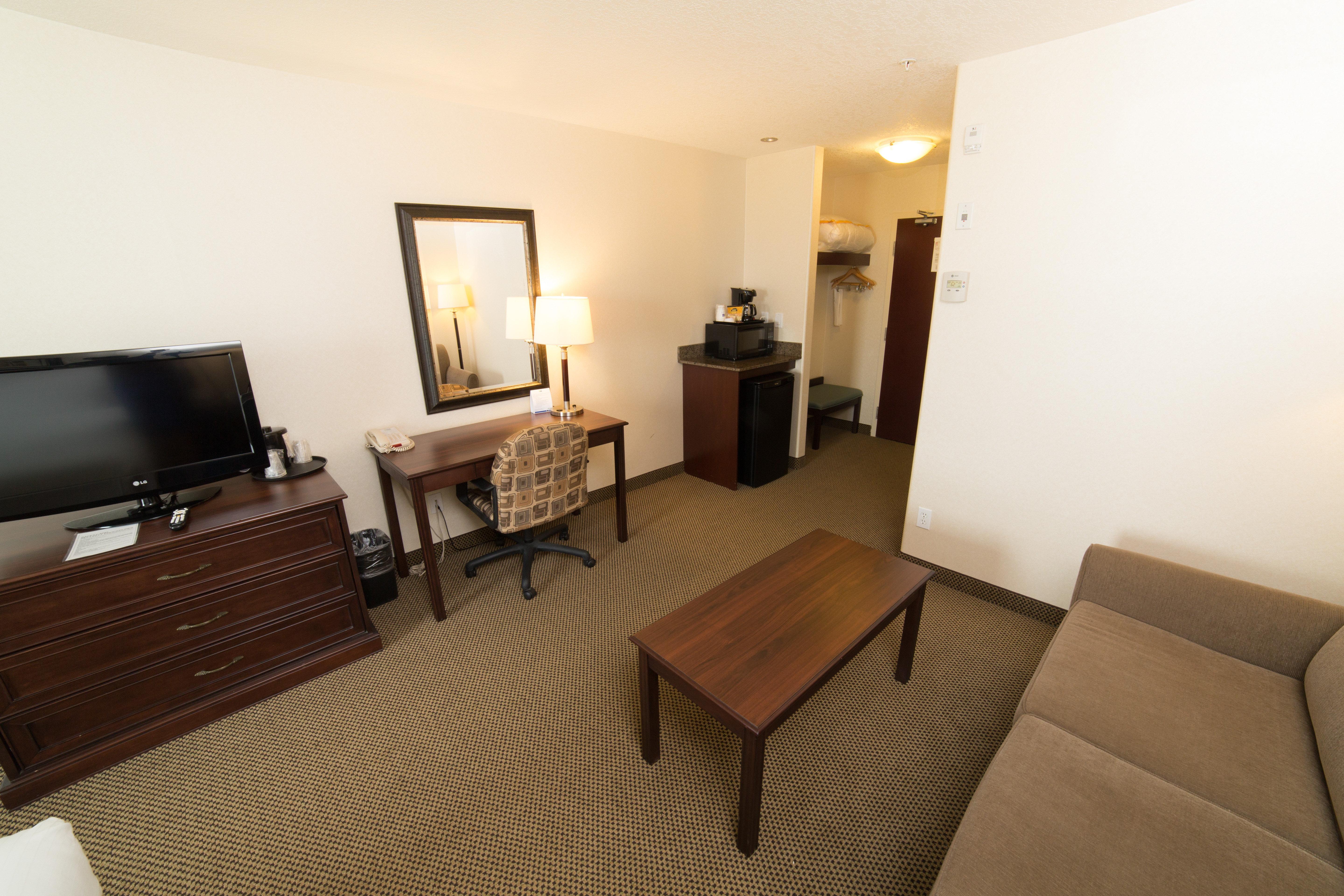 Holiday Inn Express & Suites Whitecourt By Ihg Esterno foto