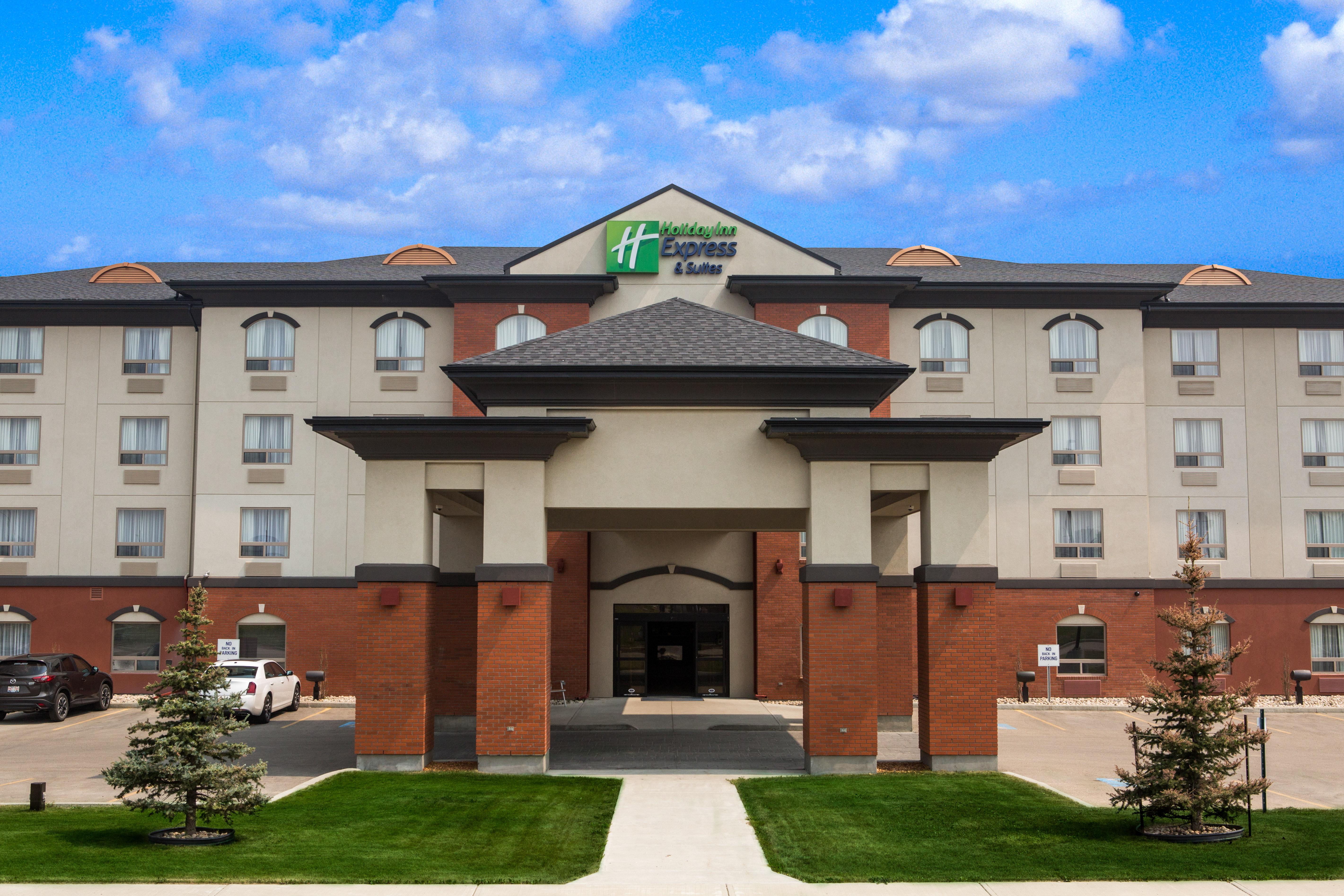 Holiday Inn Express & Suites Whitecourt By Ihg Esterno foto