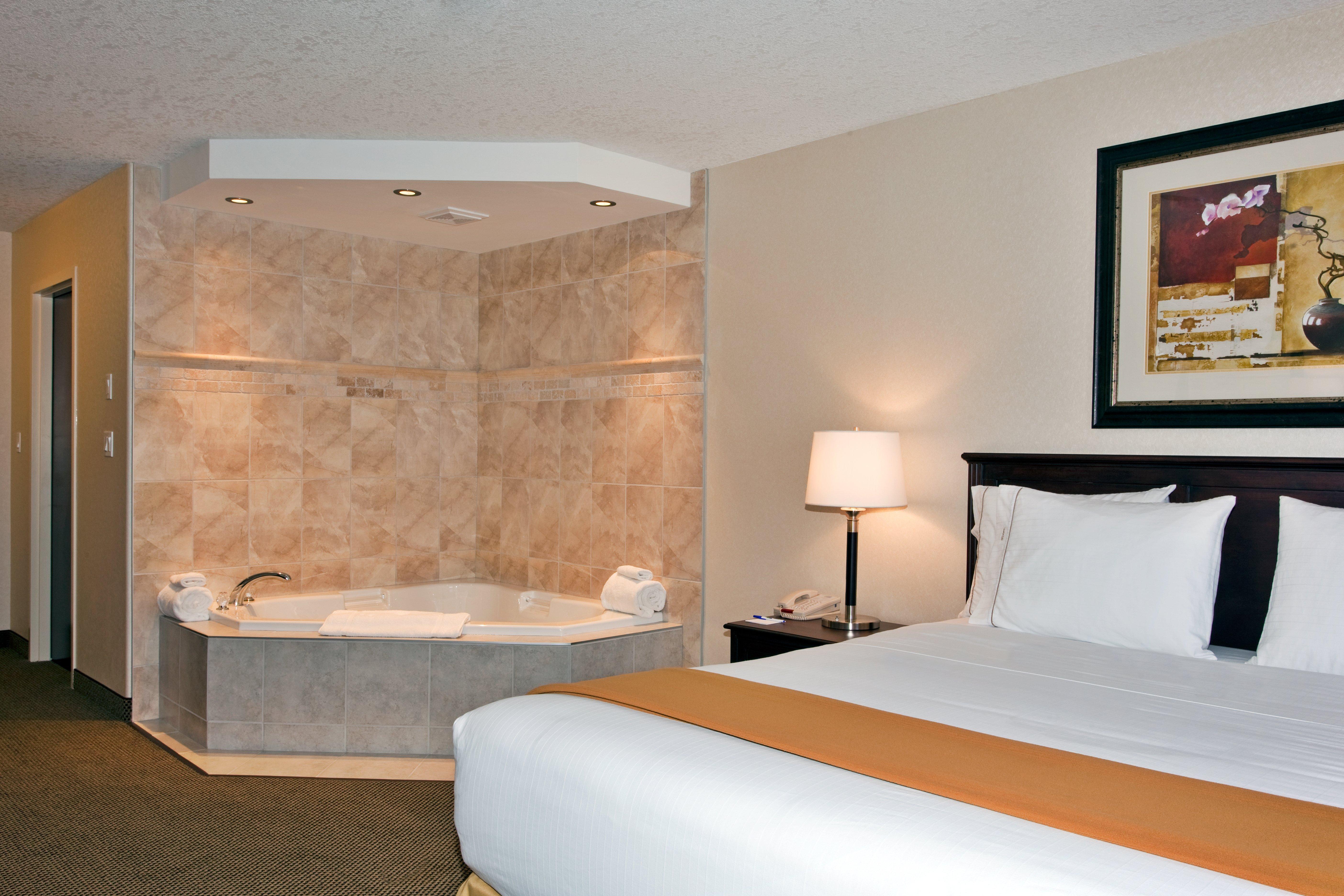Holiday Inn Express & Suites Whitecourt By Ihg Esterno foto