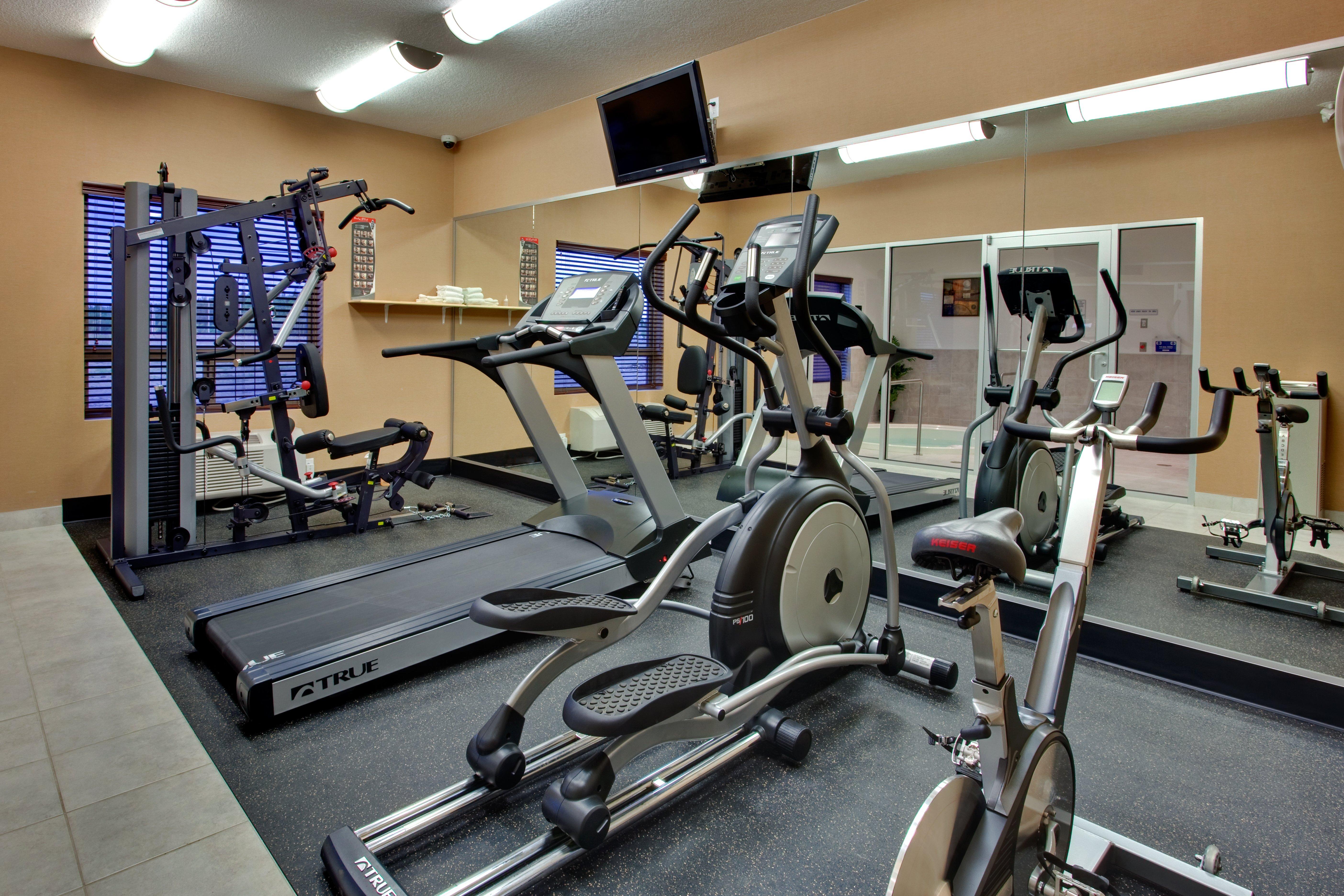 Holiday Inn Express & Suites Whitecourt By Ihg Esterno foto