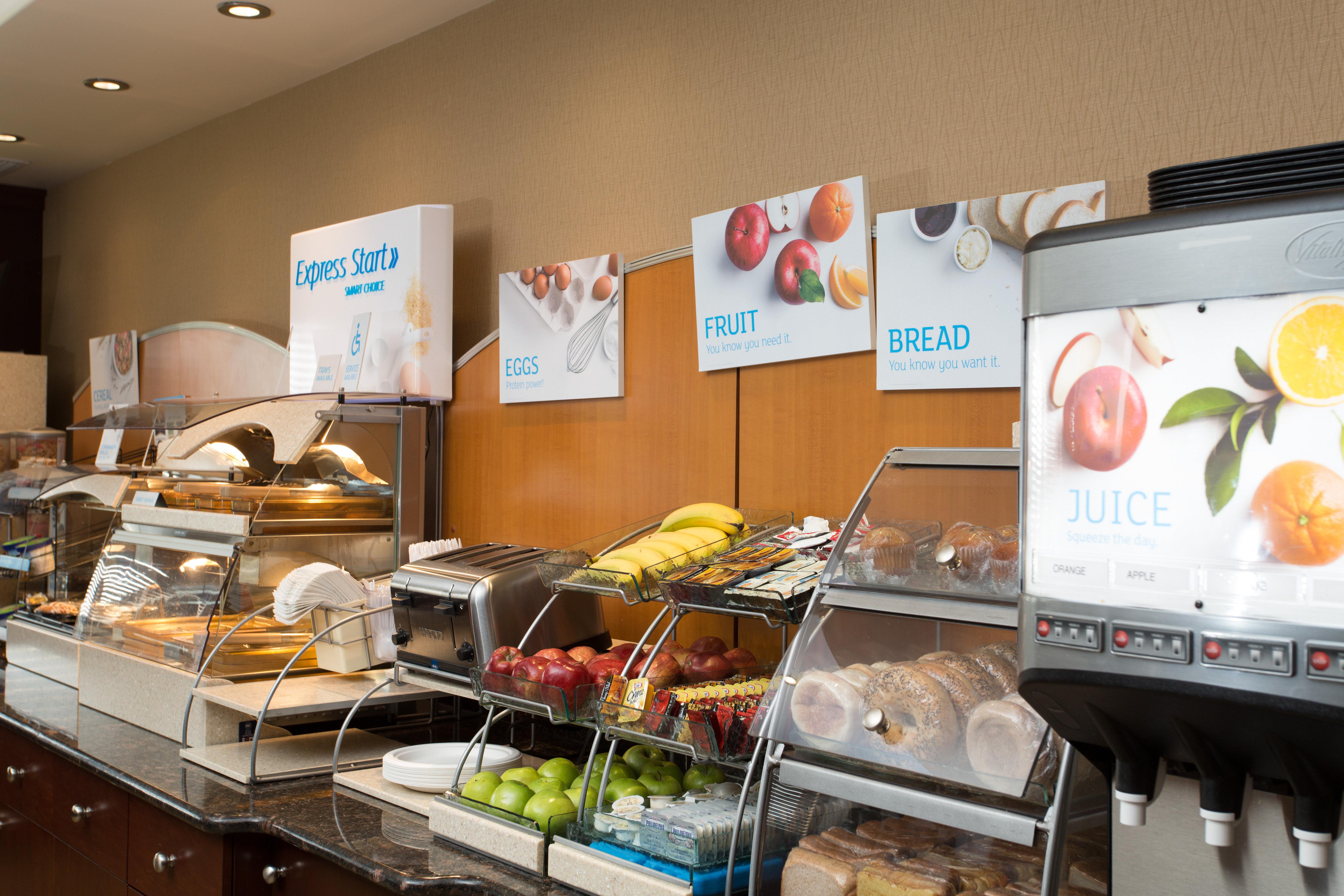 Holiday Inn Express & Suites Whitecourt By Ihg Esterno foto