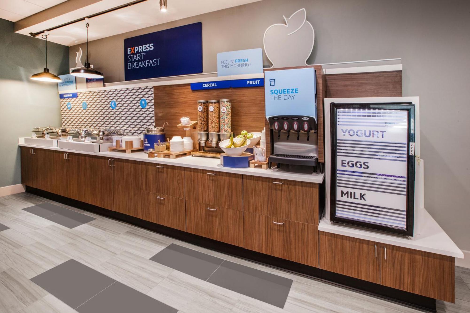 Holiday Inn Express & Suites Whitecourt By Ihg Esterno foto