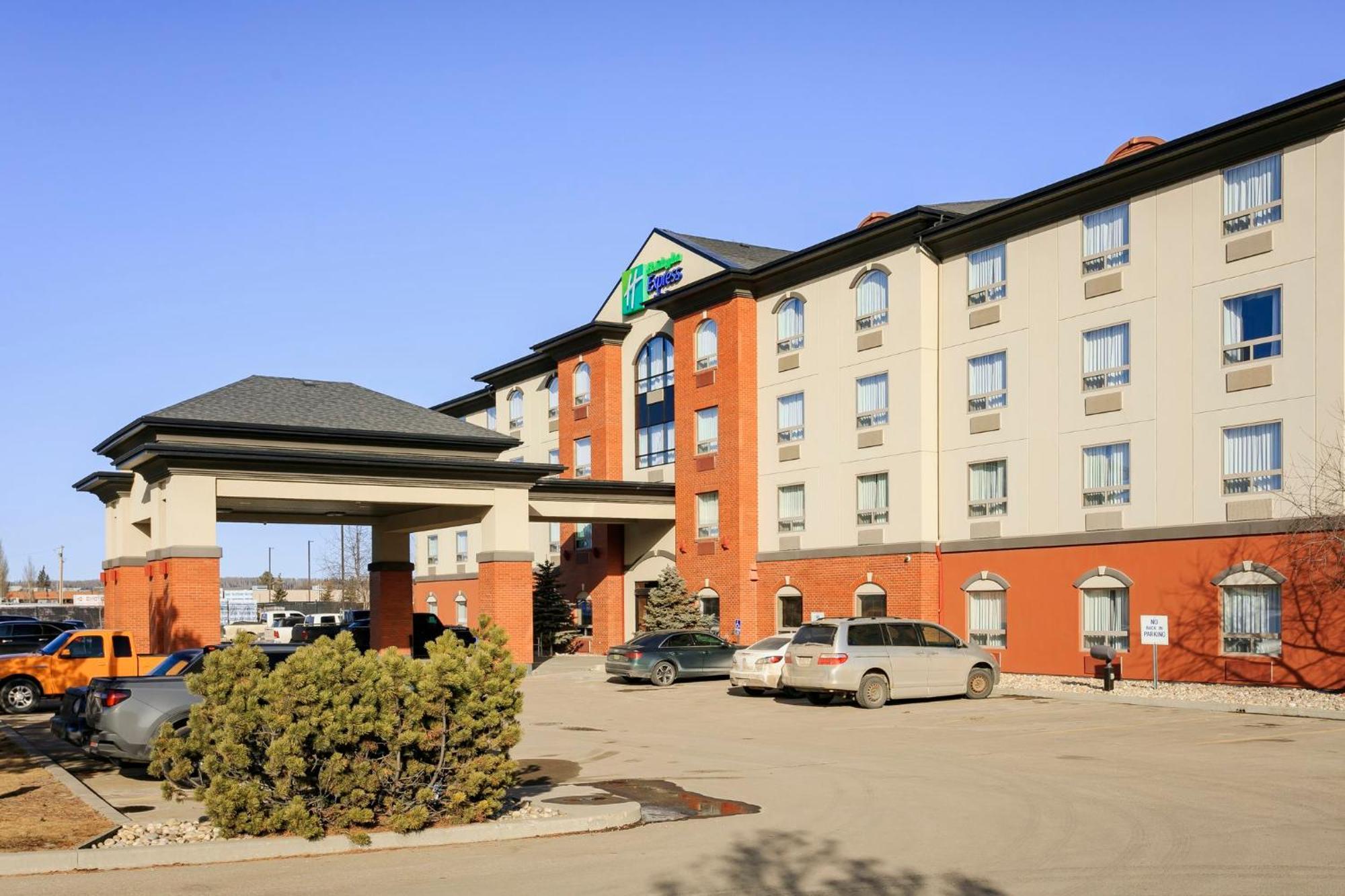 Holiday Inn Express & Suites Whitecourt By Ihg Esterno foto